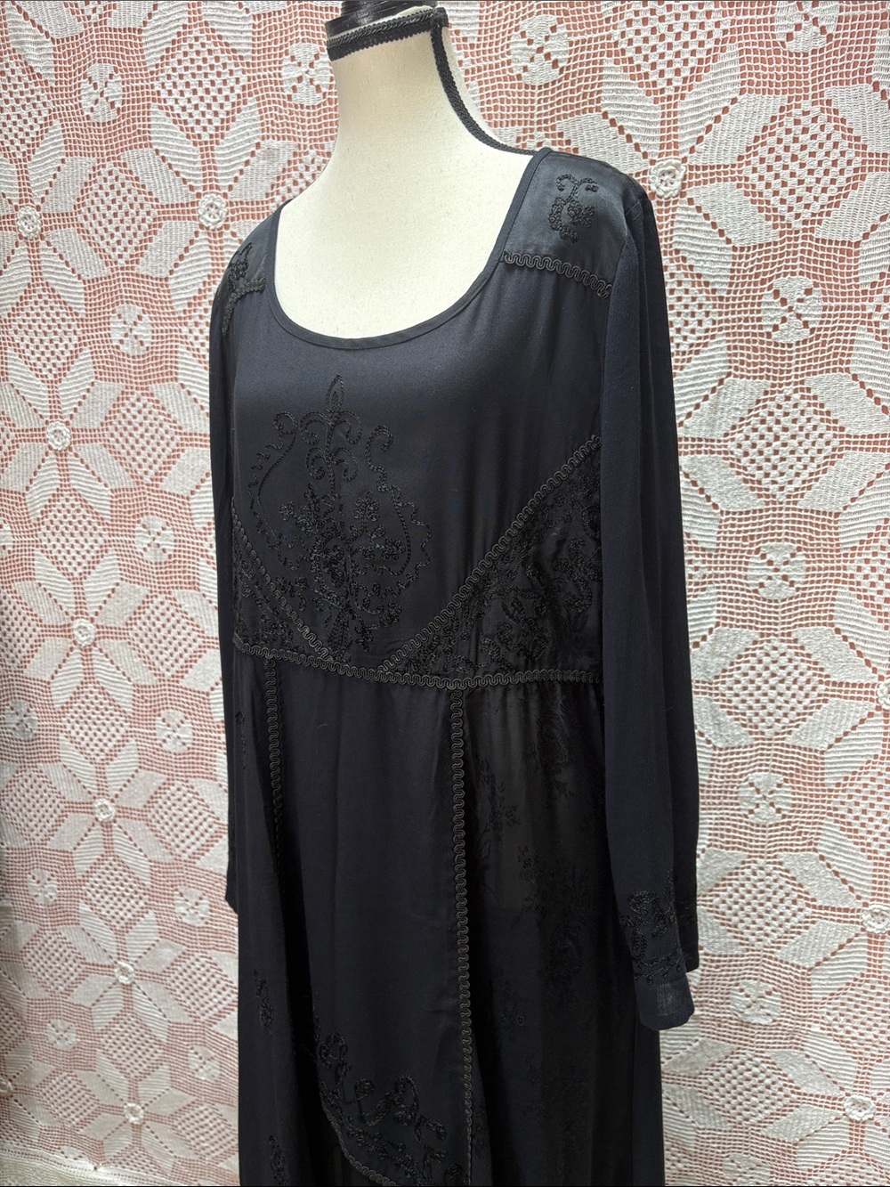 Vintage The Paragon Black Embroidered Maxi Dress Sz Lg/XL